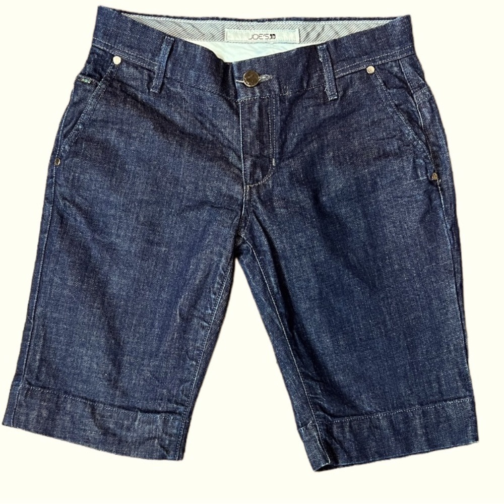 Joe’s long Bermuda short.
